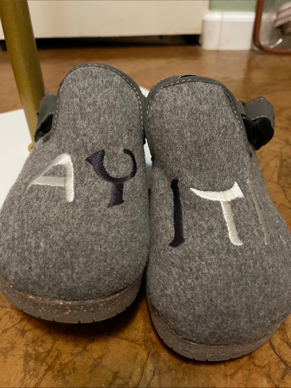 Earth Gray Felt Embroidered Mules NEW Sz 7.5 Womens - Picture 3 of 11